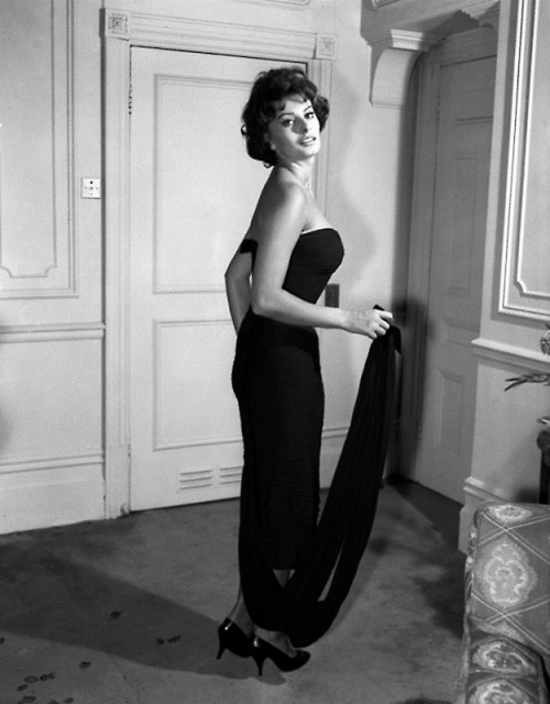 20th-century-man:Sophia Loren / London, 1958.