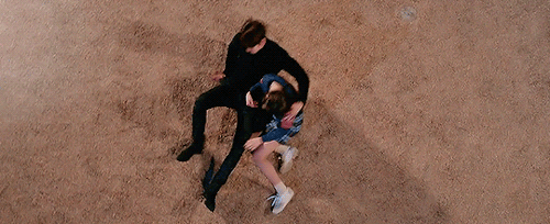 Uncontrollably Fond bị netizen Hàn ném đá: 'không có cửa làm đối thủ của W'