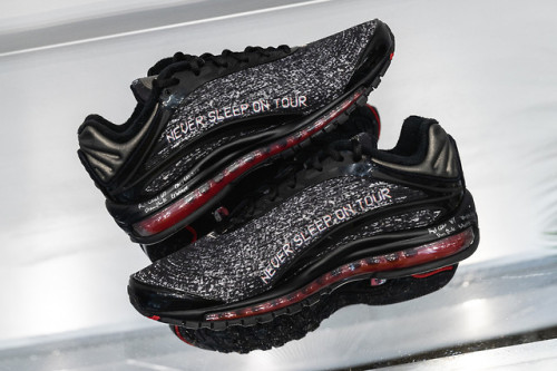 streetbefashion:blvck-zoid:Nike Air Max Deluxe...