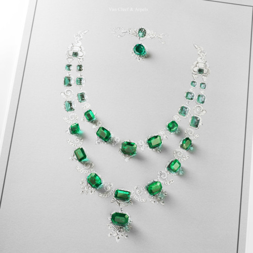 Emeralds of Van Cleef & Arpels Émeraude en majesté necklace,...