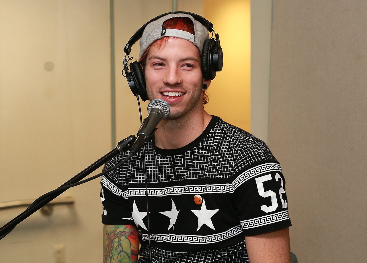 josh dun star shirt