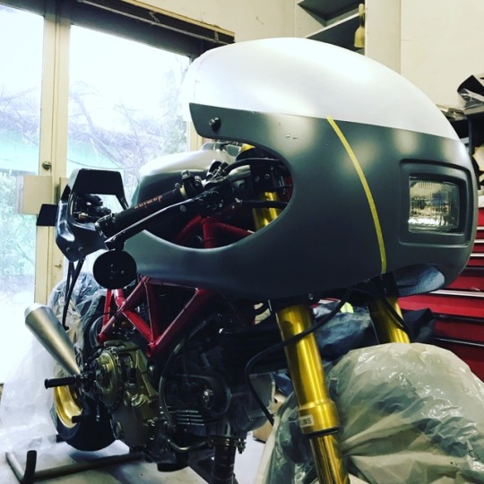 DUCATI : primer surface