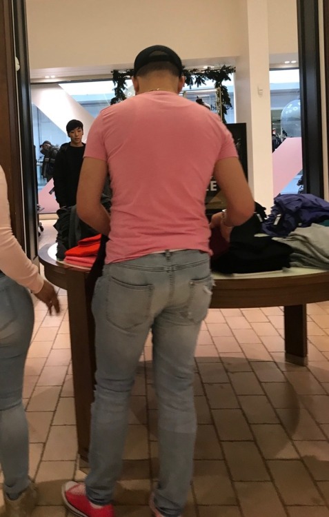 subwayseries:That ass so phat I wanted to fall face first into...