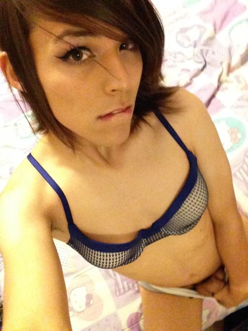 bisexntrans:Some selfies of the gorgeous Ava Keading Looks...