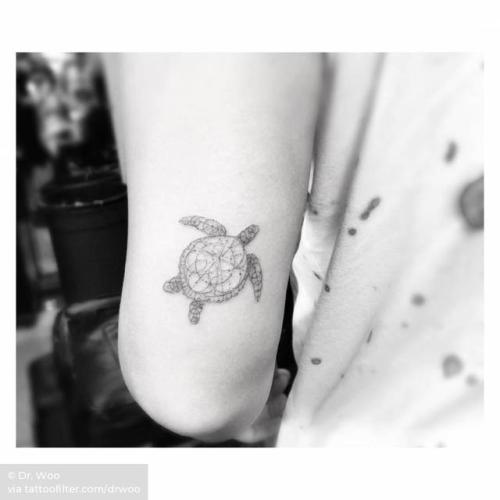 By Dr. Woo, done at Hideaway at Suite X, Los Angeles.... reptile;small;single needle;animal;tricep;tiny;ifttt;little;turtle;drwoo