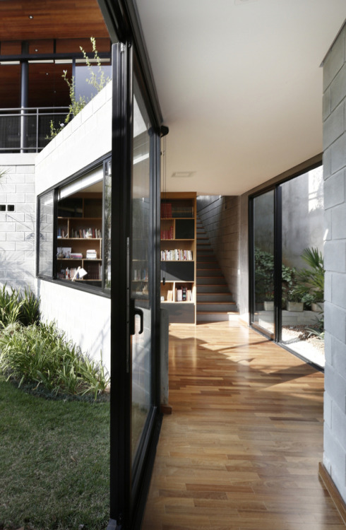 architorturedsouls:RD House / Belluzzo Martinhão Arquitetosph:...