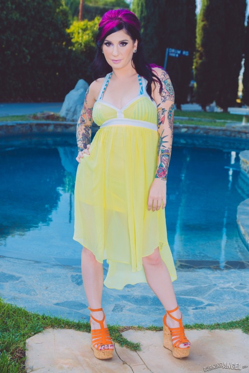 pornstarundressed:Joanna Angel