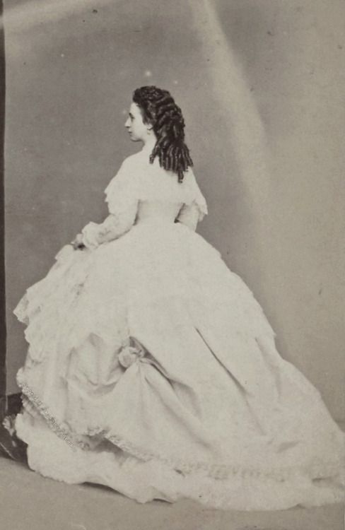 glitterofthepast:Grand Duchess Alexandra Iosifovna in two...