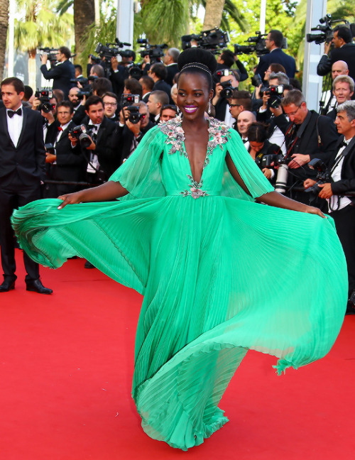 allthesweetness:Lupita Nyong’o + Twirling Dresses 