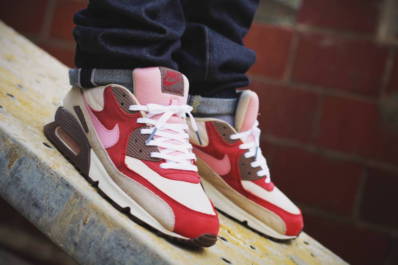 Sweetsoles – Sneakers, kicks and trainers. On feet. Sweetsoles – Sneakers, kicks and trainers. On feet.