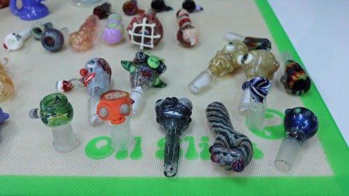 coralreefer420:A couple stills of some Aussie glass from my...