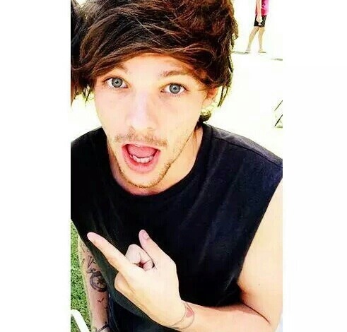 tumble edits — LOUIS TOMLINSON WITH BROWN EYES 💕 🎆It’s an icon...