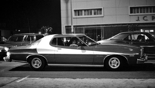 aspergers-with-a-side-of-fries:Cruisin’ on Van Nuys BLVD.Part...