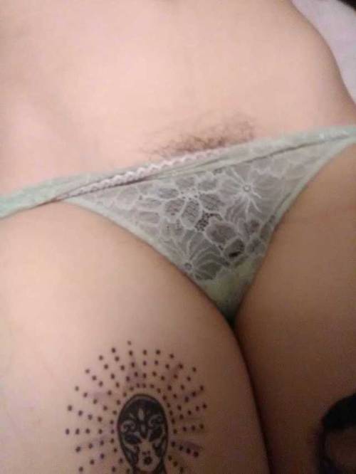 hairybushonly:25yo gf’s hairy pussyLike  