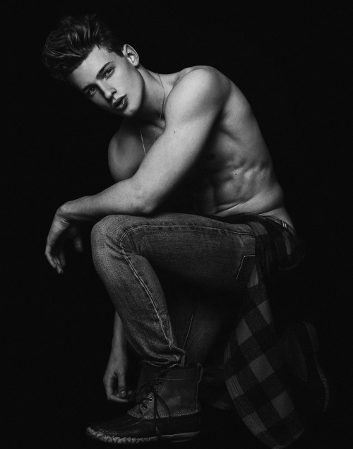 brianjamie:
“Thomas Bussieres by @brianjamie
”