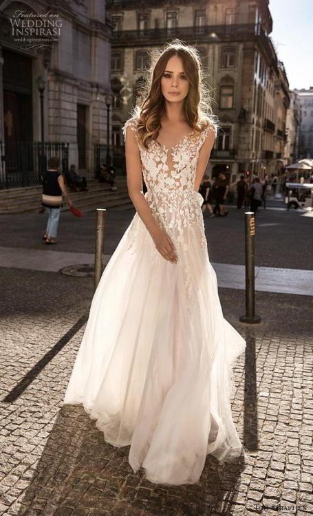 (via Tom Sebastien 2019 Wedding Dresses — “Lisbon” Bridal...