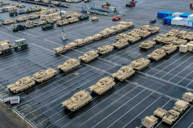 M1 Abrams M2 Bradley M109a6 Paladin M113 And Tracked Armoured