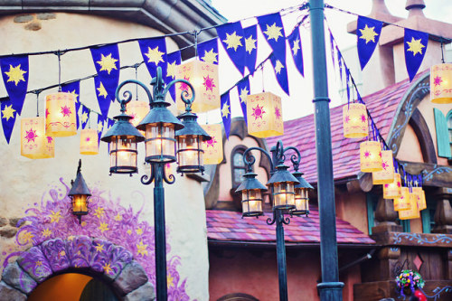 chef-mickeys:The Magic Kingdom by tryniti almquist on Flickr.