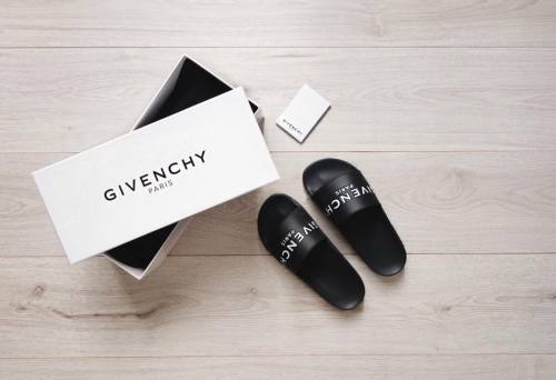 ✖️Pool Slides✖️@givenchyofficial purchased via @luisaviaroma...