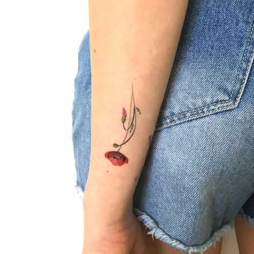 Poppy temporary tattoo by Lena Fedchenko, get it here ►... flower;nature;temporary;lenafedchenko;poppy