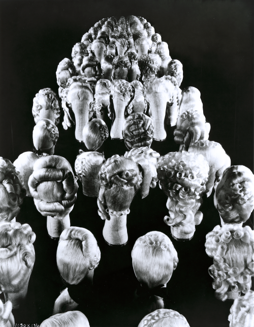 warnerarchive:
“ Hair-raising display of wigs from W. S. Van Dyke’s Marie Antoinette (1938) back in print from the Warner Archive
”
ohh I do hope there are more great behind the scenes photos waiting to be posted… hint hint Warner Archive.
