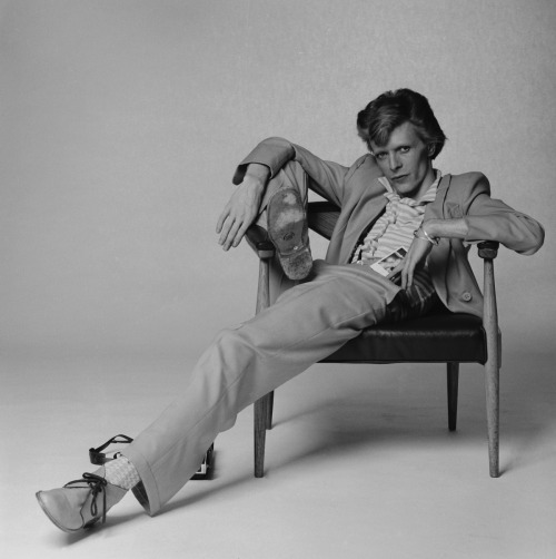 dustonmars:HQ: David Bowie by Terry O’Neill. 74′