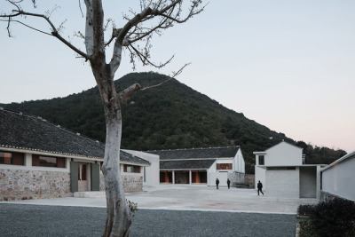 Miya/LostVilla Huchen Barn Resort / Ares Partnersph: Su Shengliang