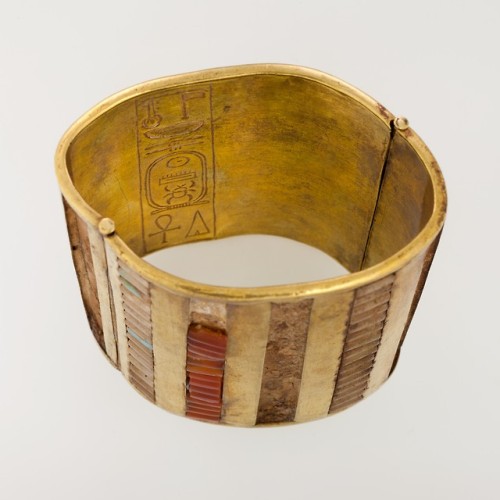 lionofchaeronea:Hinged cuff bracelet (gold, carnelian, and...