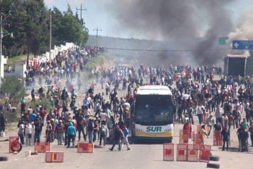 mexicografico:¡OAXACA RESISTE!En México los medios de...