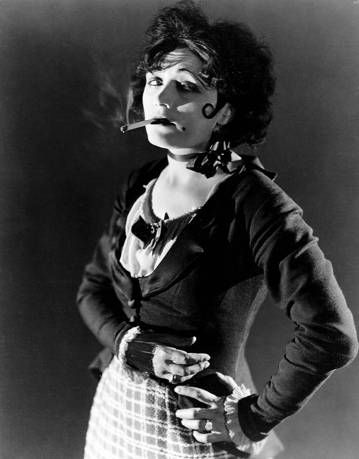 Vamps and Flappers — miss-flapper: Pola Negri photographed for the...