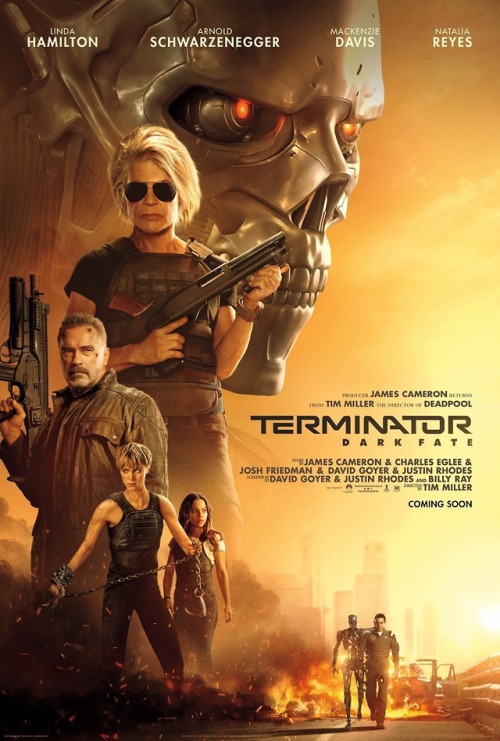 Terminator Dark Fate First Clip Proves Sarah Connor Knows How To Make Quite The Entrance 