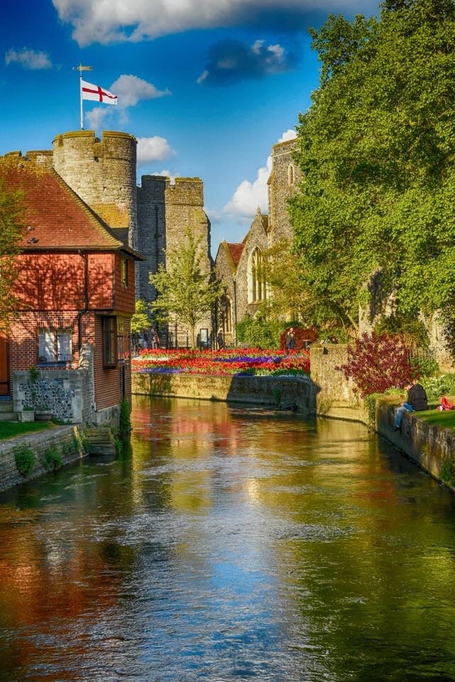 DiscoverMiddleAges • Great photo of Canterbury, Kent, England Credit:...