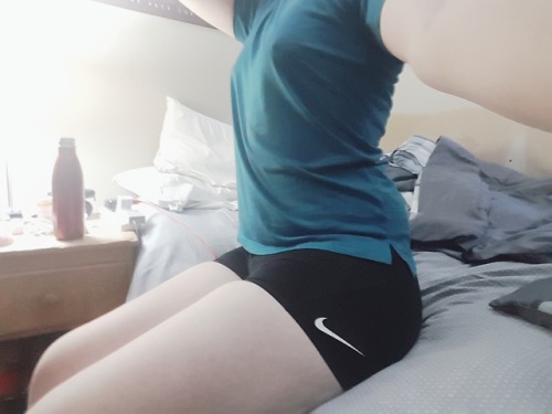 b1g-b01:Took a few more pics today c:Nice tight shorts :)