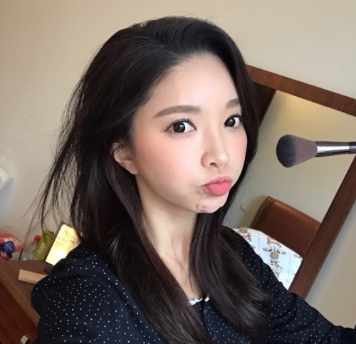 korean-dreams-girls:Park SooYeon - Selcas     