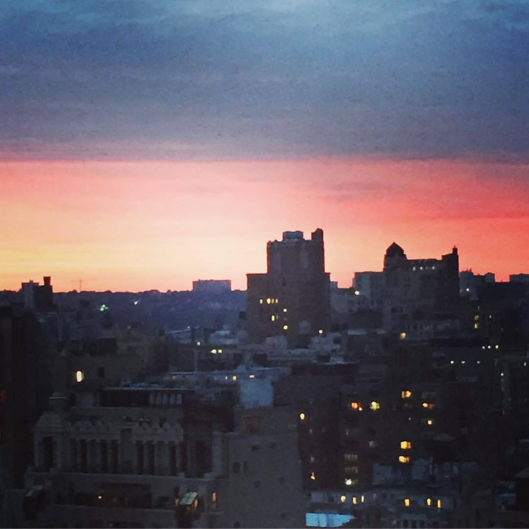 AnniesDishList, Red sky at night. #nyc @abc7ny