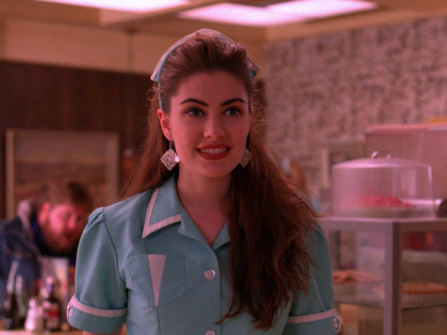 jenniferbannion:Twin Peaks, 2.18 (1991)dir. Duwayne Dunham