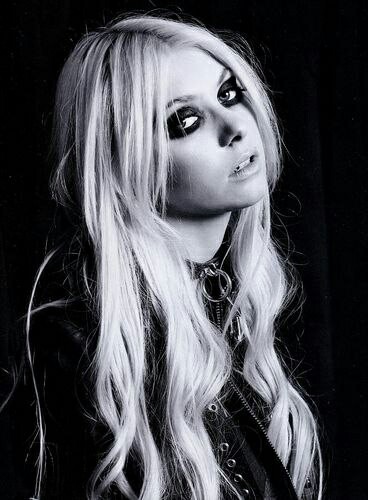 taylor momsen on Tumblr