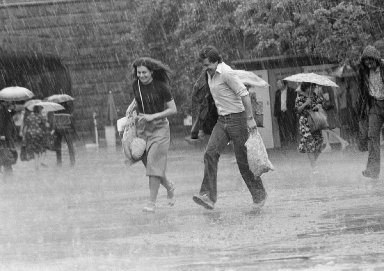 Summer rain in Moscow (1982)