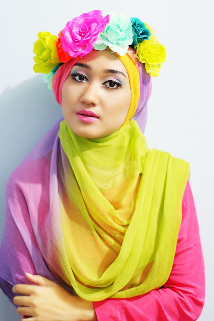 Dian Pelangi sebagai Pelopor Hijab Indonesia. Sumber:66.media.tumblr.com