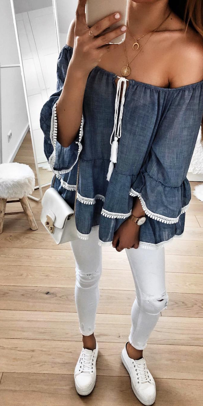 60+ Amazing Spring Outfit Ideas to Feel In Love With - spring fashion, style tag, #Outfit, #Photo Guten Morgen ...mein Outfit heute komplett von seamlessfashion Beides aktuell verfIch habs euch in meiner Story verlinkt Mein Rabattcode ist auch noch gbis Ende April |Anzeige/ad| Ich weuch einen tollen Tag , Seamlessfashion , outfit , ootd , dailylook , dailyoutfit , tunika , whitepants 