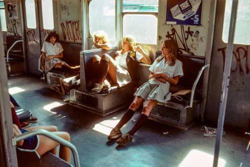 coolkidsofhistory: “Subway Babes 1970s ”