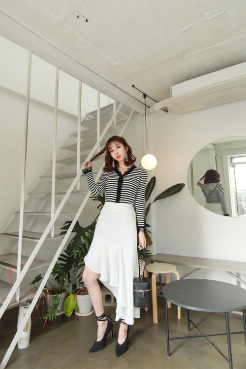 korean-dreams-girls:Ye Jin - March 15, 2018 3rd Set