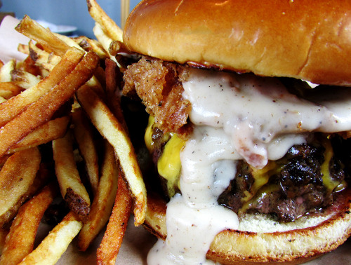 yummyfoooooood:Country Fried Bacon Cheeseburger