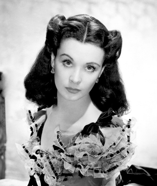 summers-in-hollywood:“Vivien Leigh as Scarlett O’Hara for Gone With the ...