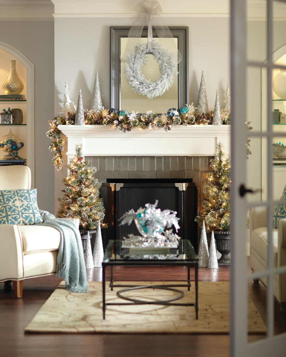 We love this holiday decorating idea: Bring porch... | Design Meet Style