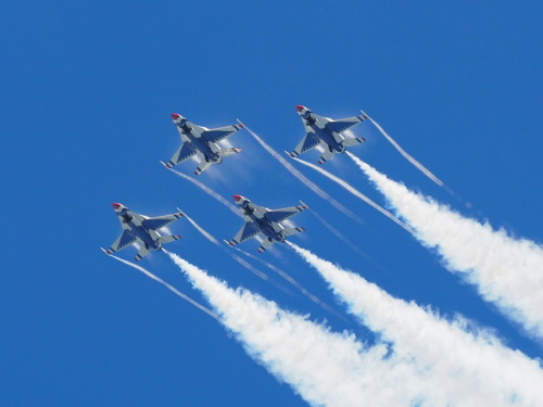 fourthsonphotos:Thunderbirds 2018 New York Air Show