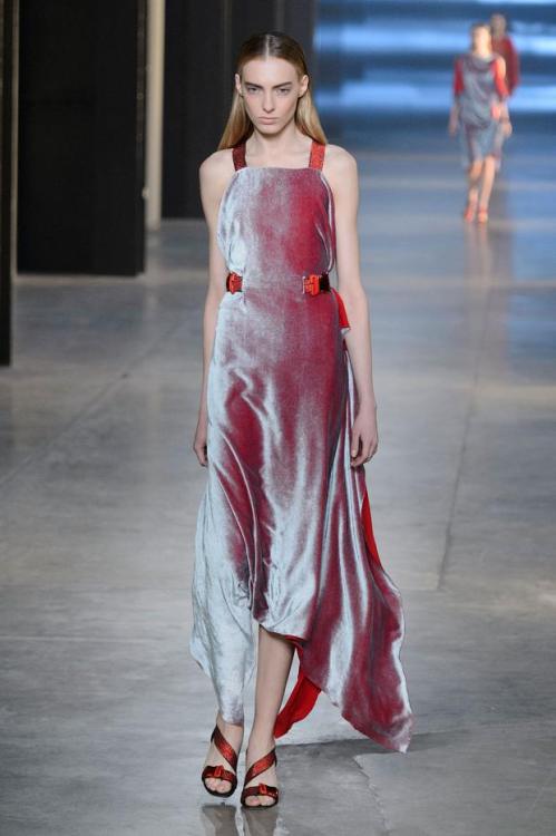 whereiseefashion wisf myupload radarplz fashion sky polarlights christopher kane fw15 lfw