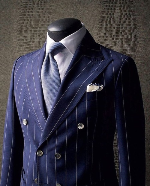 elegantsauvage:Are you ready for #monday ?.....#suitandtie...