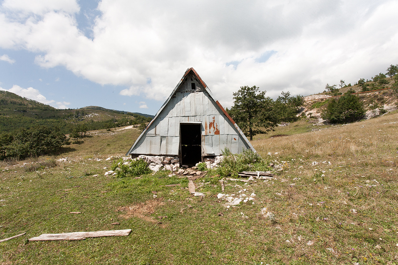 1280px x 853px - Cabin Porn â€“ Shepherd's cabin near Montenegro, Bosnia &...