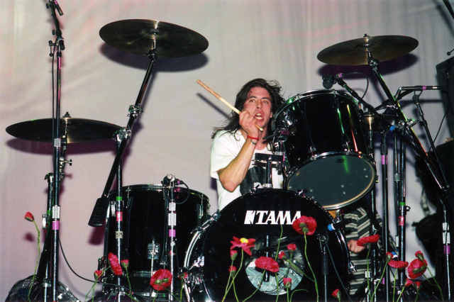 90s Dave Grohl is Hot — youremyvitamins: Dave Grohl’s Tama Artstar II,...